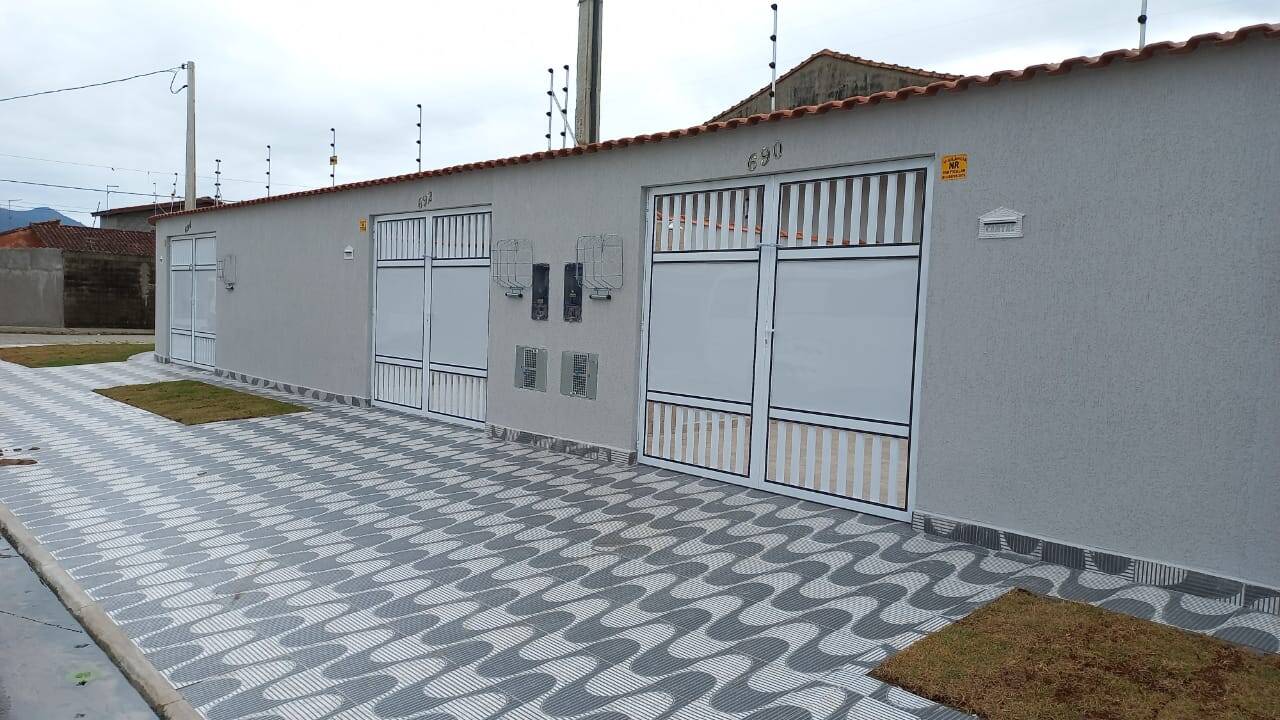 Casa à venda com 2 quartos, 63m² - Foto 1